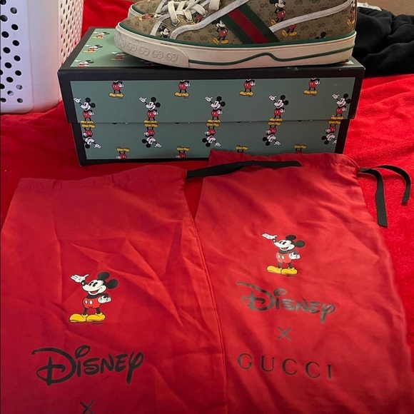 Authentic Gucci sneakers - Picture 2 of 7